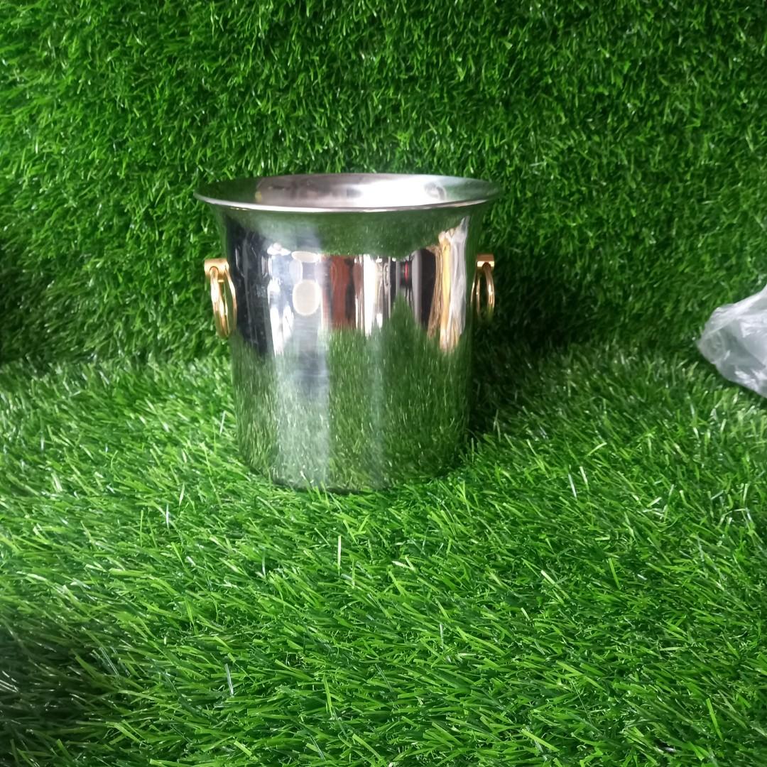Stainless steel wine cooler (Category: Food Organization & Storage) located in Paranaque City. Submitted by christinashoppe (Listing ID 1175986816, Image 3). Description: .