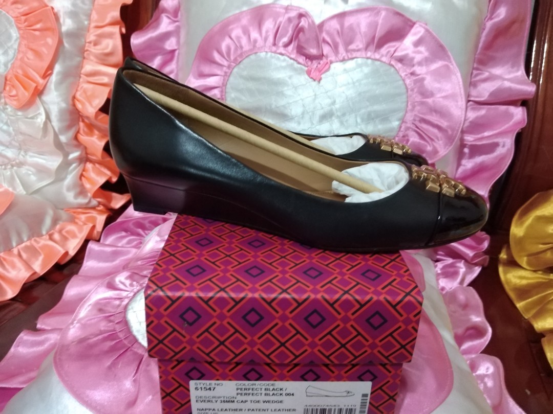 Tory Burch Womens Everly 35 Mm Nappa Leather Cap Toe Wedge Heels