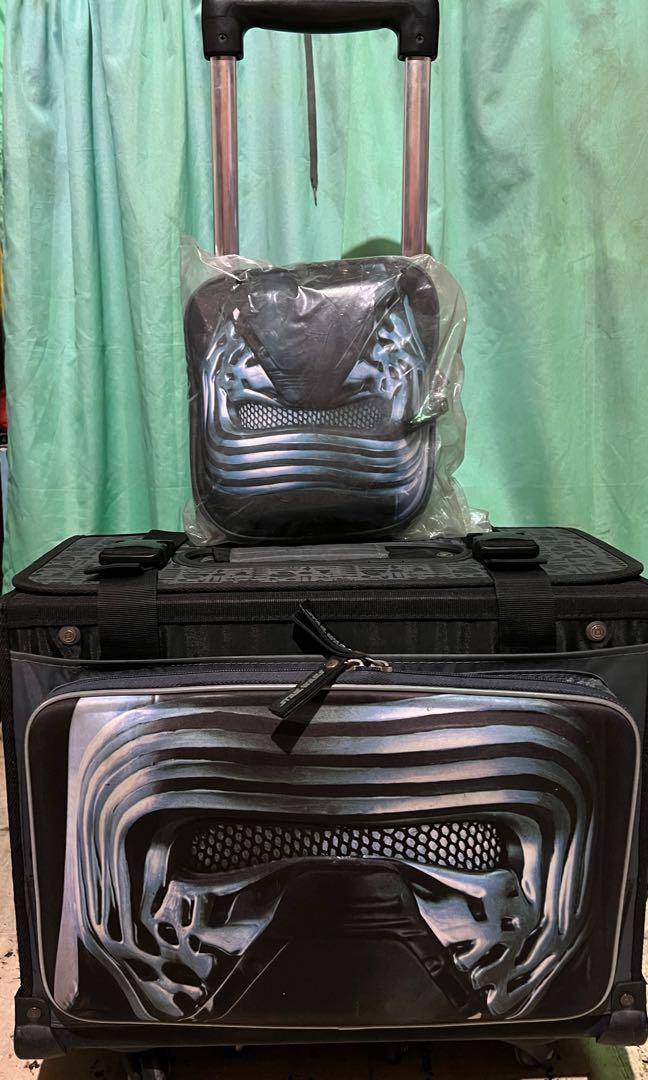 Trolley Bag (Category: Backpacks) located in Muntinlupa City. Submitted by carpediem_closet (Listing ID 1176009527, Image 2). Description: Original HAWK brand - bought for ₱4995 Trolley bag for boys with cover Inclusive of a lunch bag which can also be used as sling bag. Measures: Length - 17.5" Width - 9" Height(bag only) - 11.5" RFS: decluttering LAST PRICE posted. Details are all provided, WAG NA MAGHANAP NG WALA! If in doubt, don’t buy. PLS D