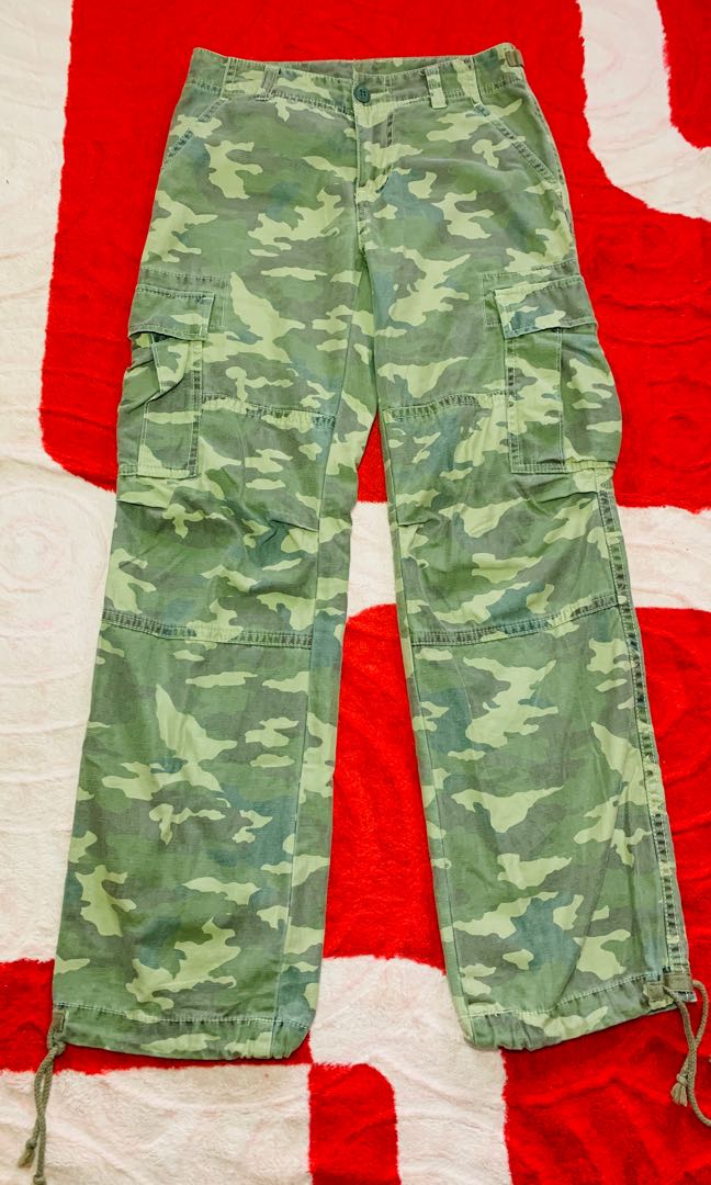 Uniqlo Camo Cargo Pants, Men's Fashion, Bottoms, Trousers on Carousell