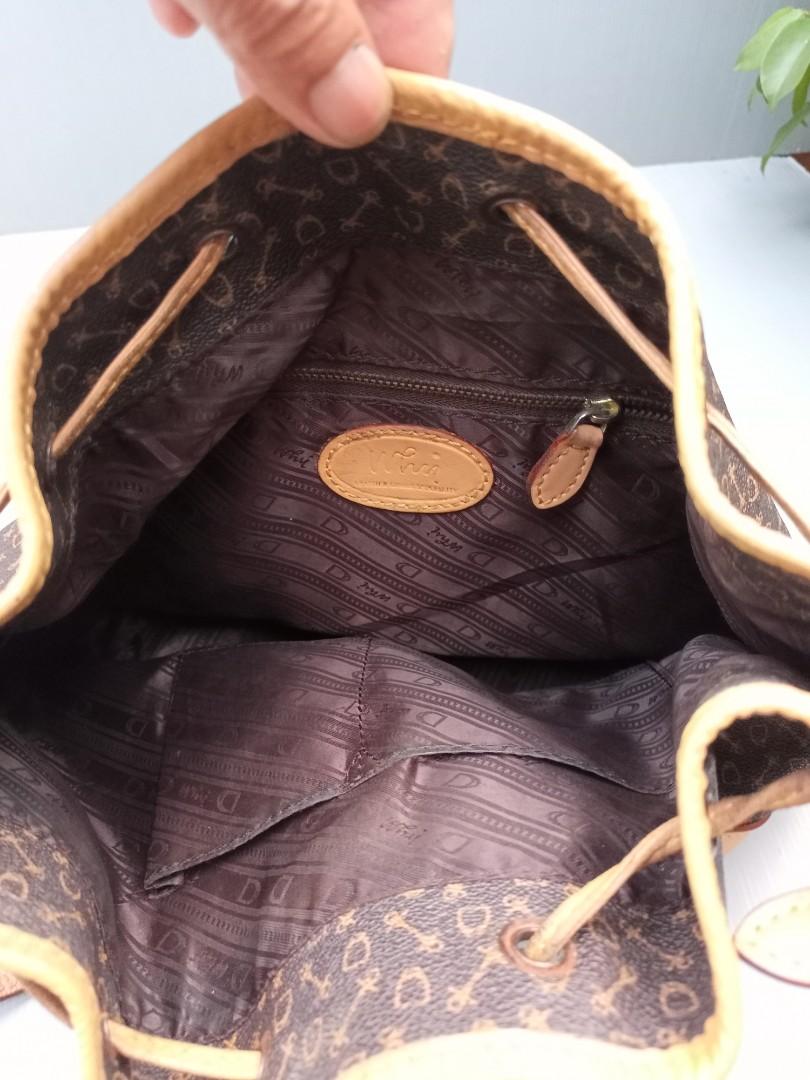 WHY Bucket Bag Preloved, Barang Mewah, Tas & Dompet di Carousell