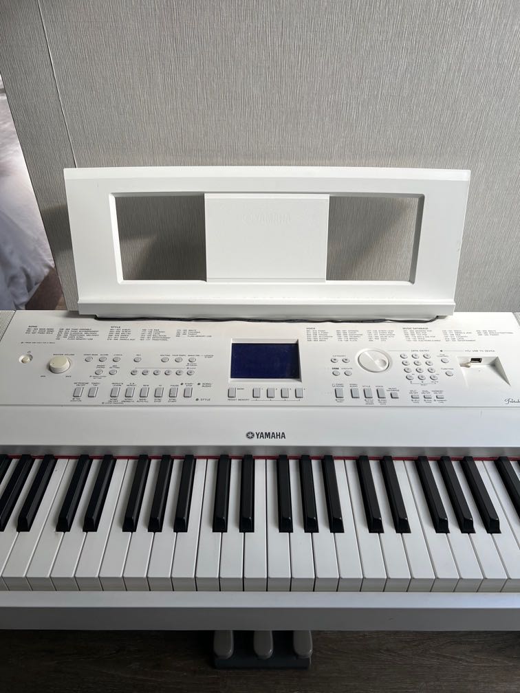 Leggio Originale Yamaha Per Pianoforte Digitale DGX650, DGX660 – Colore Bianco, Modello DGXWHITE