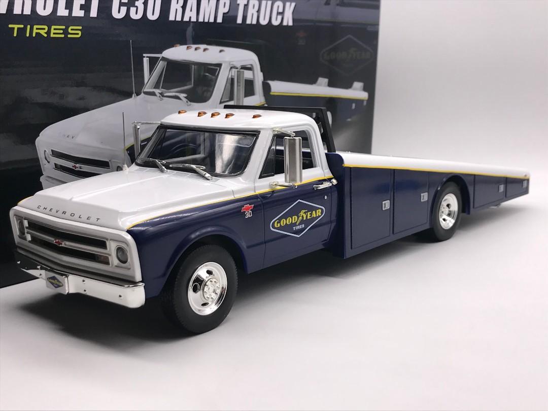 1:18 1/18 ACME 1967 Chevrolet C30 Ramp Truck trailer transporter display  model car