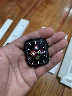 Apple Watch 7 45mm Midnight Aluminum with Black Sports Band