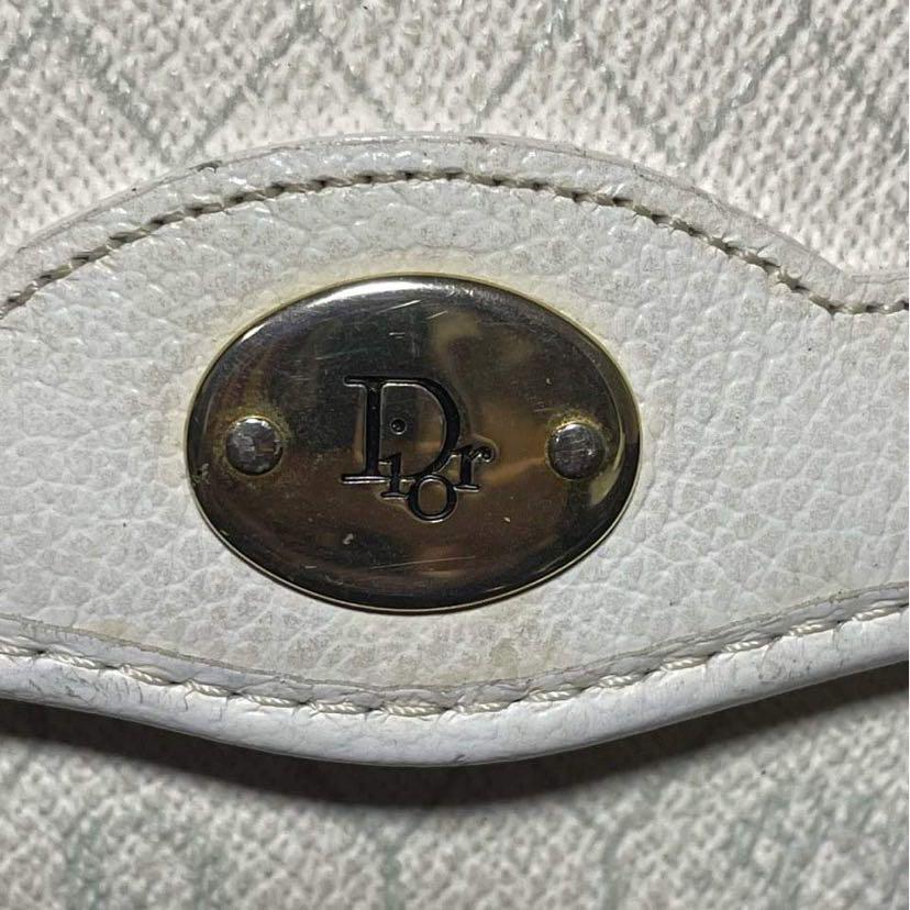 Authentic Dior Sling Bag (Category: Luxury Bags & Wallets) located in Rizal. Submitted by SummerPeaCloset (Listing ID 1177844385, Image 2). Description: Authentic Dior Vintage Sling Bag Bag only In preloved but good condition Money back guaranteed authentic ✅ Will offer discount for bundled items. No hagglers and time wasters please 🙏🏻 .