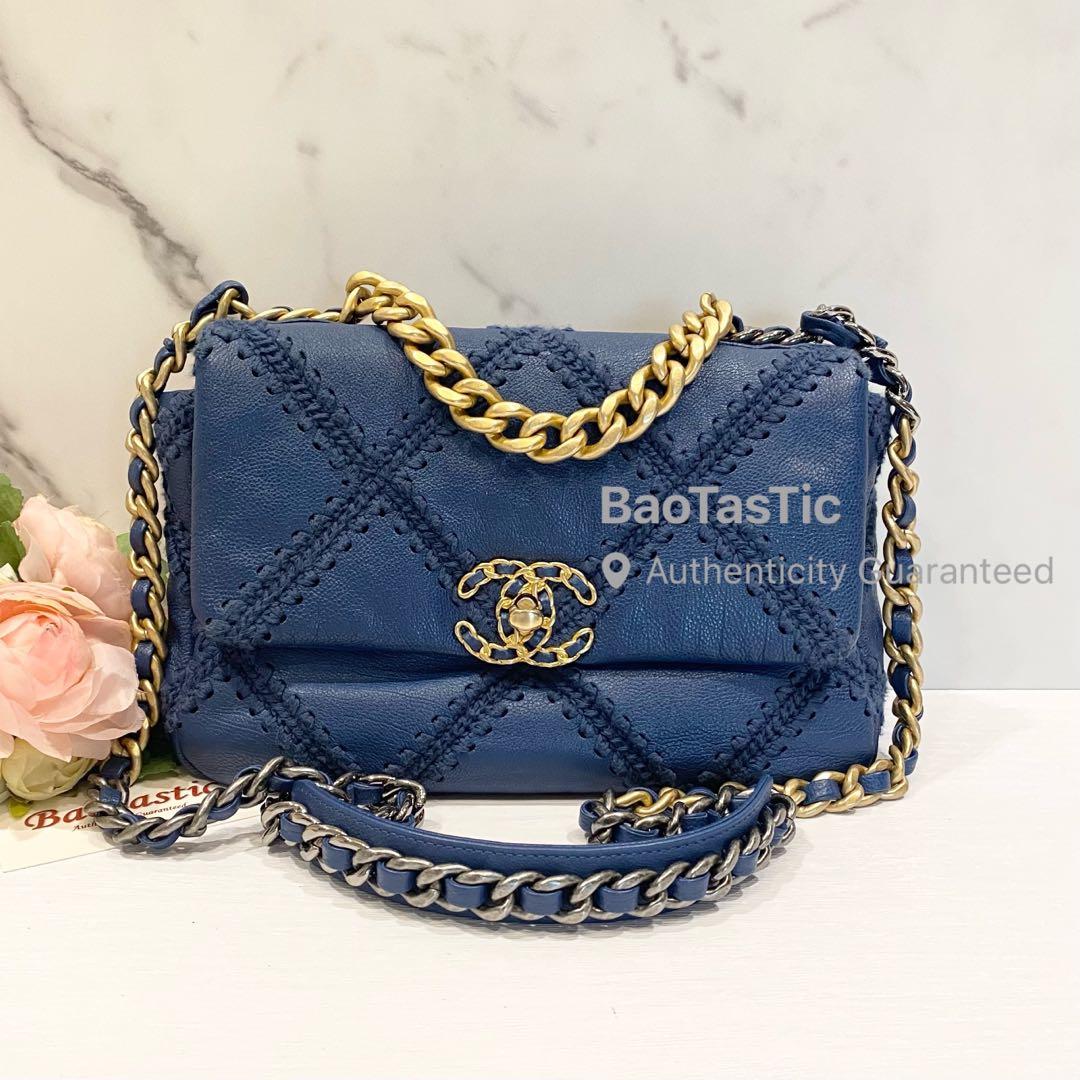 CHANEL Lambskin Quilted Medium Chanel 19 Flap Turquoise 1281868