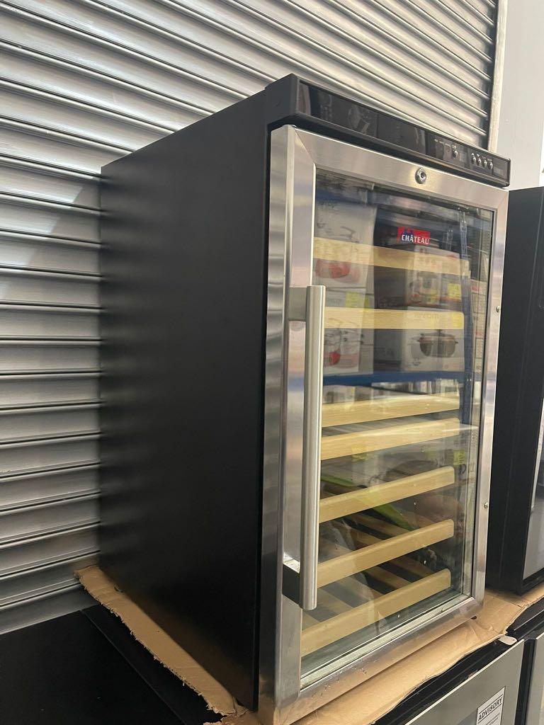 CHATEAU WINE CHILLER 39 BOTTLE 200 Condition 8/10 One month warranty
