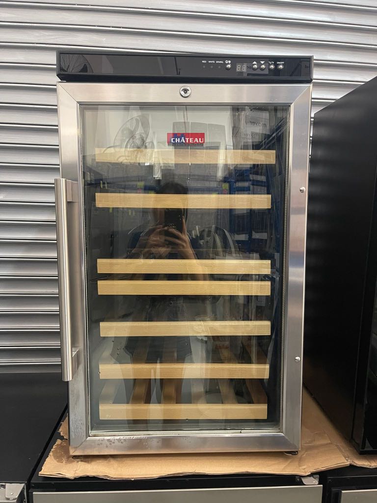 CHATEAU WINE CHILLER 39 BOTTLE 200 Condition 8/10 One month warranty