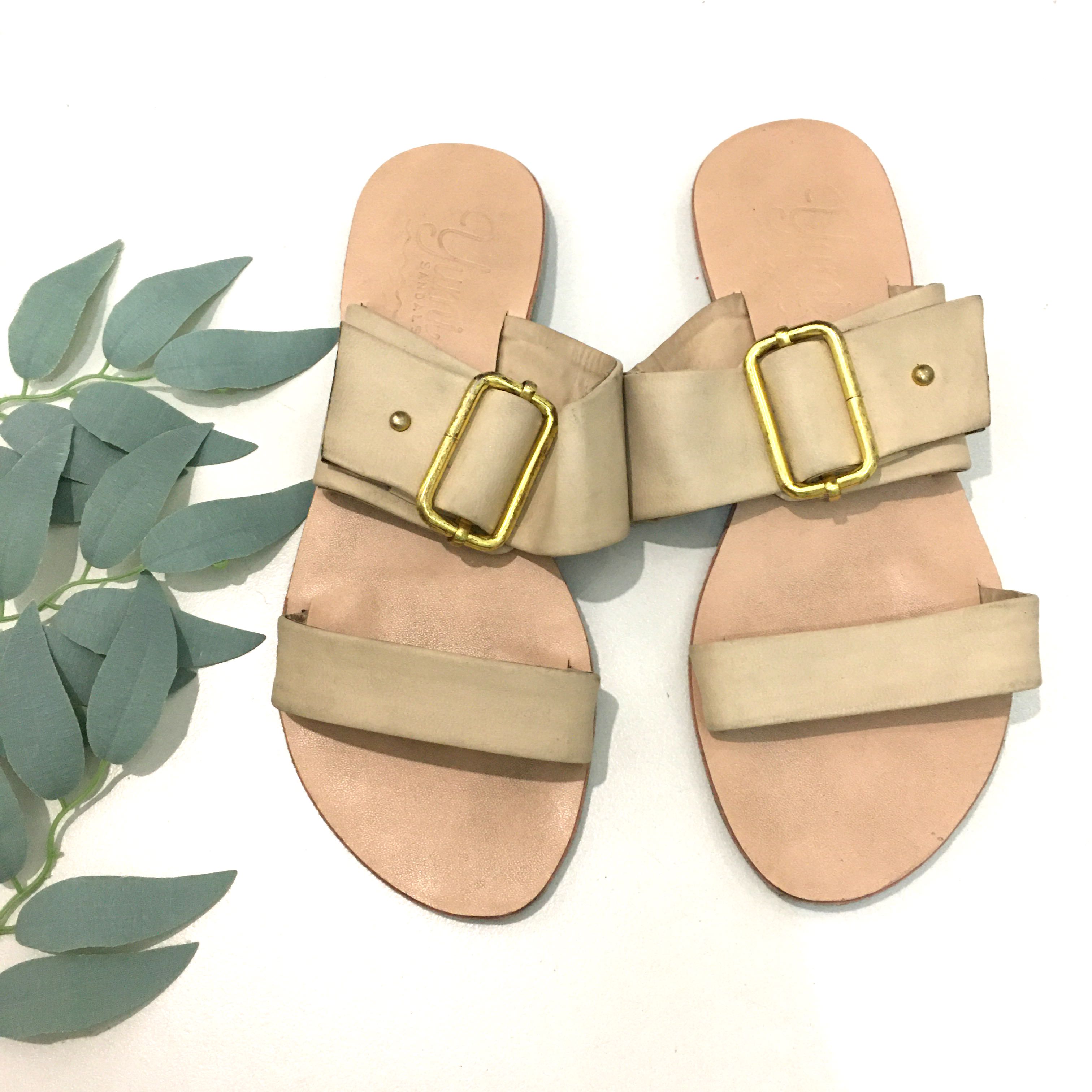 Cream Flat Sandals, Women's Fashion, Footwear, Flats & Sandals on Carousell