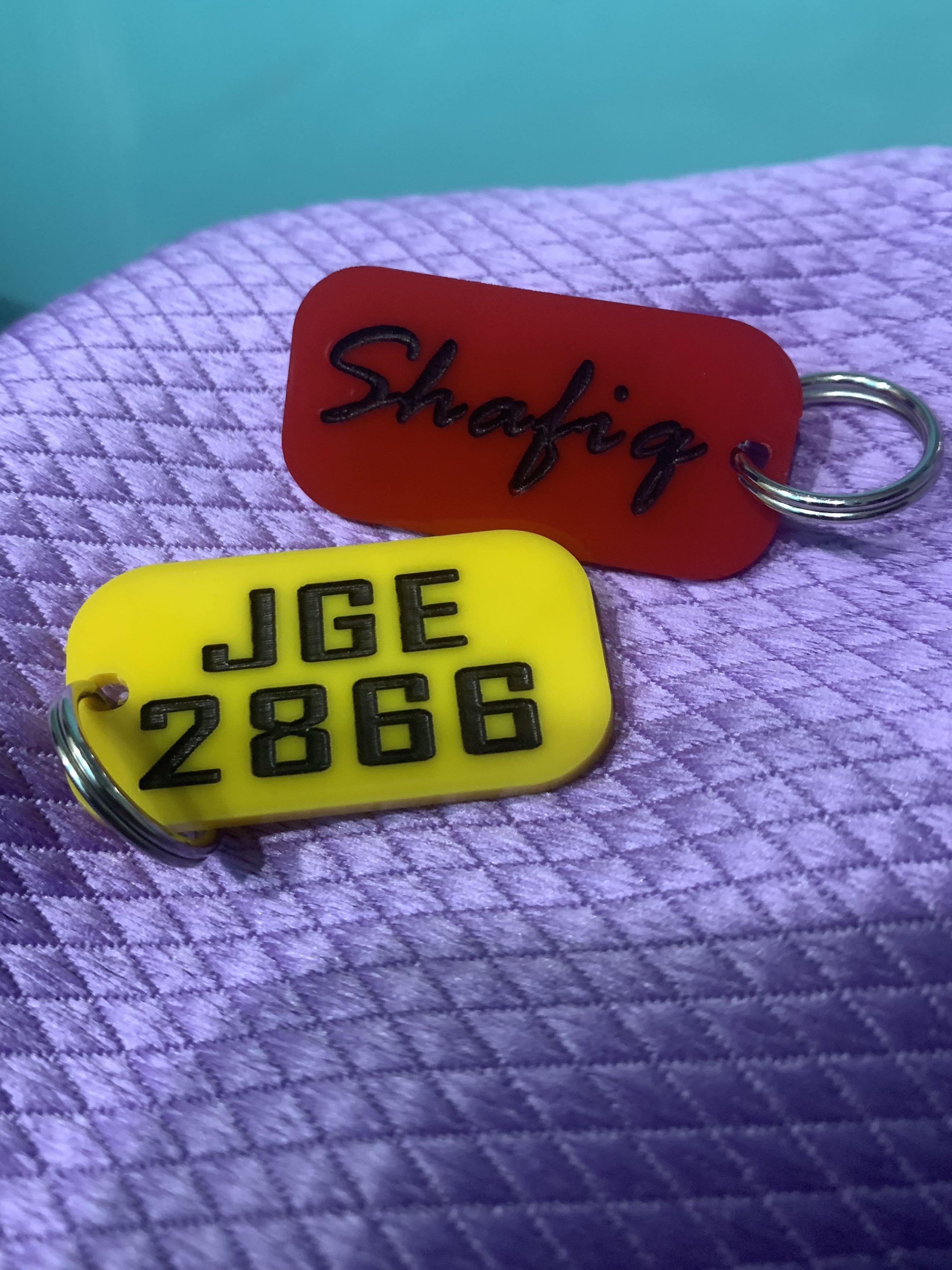 Customised number online plate keychain