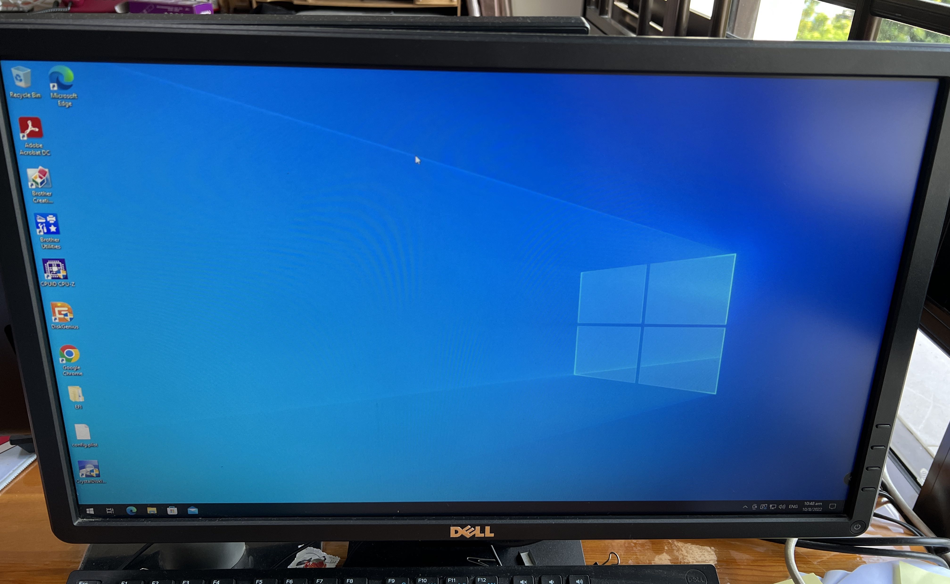 22’ Dell Monitor ModelE2214Hb, Computers & Tech, Desktops on Carousell