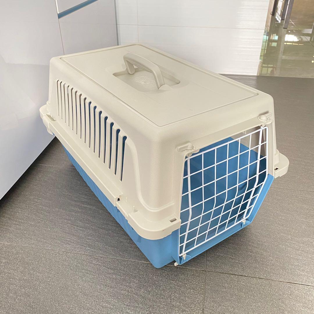 Ferplast Cat / Dog Carrier Crate, Pet Supplies, Homes & Other Pet Accessories on Carousell
