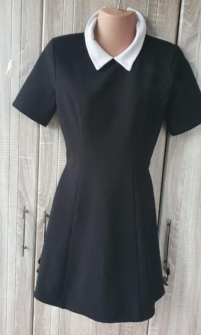 Black dress with white collar hotsell forever 21