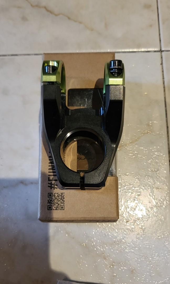 Funn Equalizer Stem (Category: Parts & Accessories) located in Singapore. Submitted by cycledelicrocha (Listing ID 1177746259, Image 4). Description: 35mm clamp , 50mm length. Dont offer ridiculous pricing, i wont entertain nonsensical offer, chat only if u serious on buying, This is not Sungei Road,Thank u!.