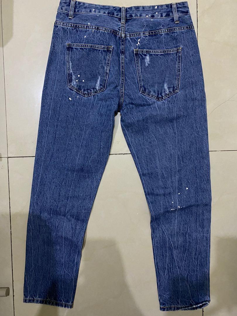 GAP Boyfriend Jeans (Category: Jeans) located in Manila. Submitted by beashops (Listing ID 1177801514, Image 2). Description: GAP Size: US 6 Distressed Boyfriend Jeans.