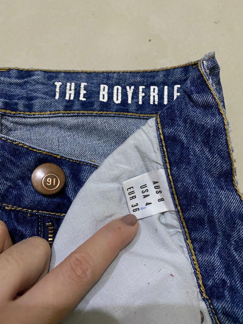 GAP Boyfriend Jeans (Category: Jeans) located in Manila. Submitted by beashops (Listing ID 1177801514, Image 3). Description: GAP Size: US 6 Distressed Boyfriend Jeans.