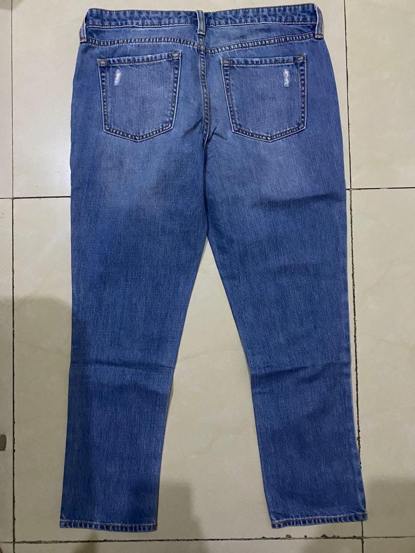 Gap Boyfriend Jeans (Category: Jeans) located in Manila. Submitted by beashops (Listing ID 1177802043, Image 2). Description: Gap Size: US 4.