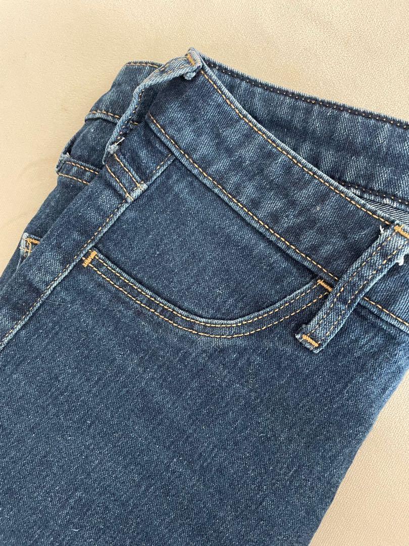 H&M navy skinny jeans (Category: Jeans) located in Makati City. Submitted by ella.sun (Listing ID 1177799236, Image 2). Description: Loved these jeans! They were with me through a lot! Haha! However they’re too tight for me na 😅.