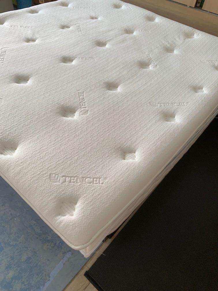 King size bed topper Mattress, Furniture & Home Living, Furniture, Bed