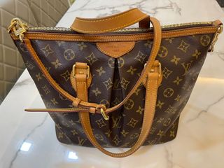 (Category: ) located in . Submitted by dayanglovesshopping (Listing ID 1177696116, Image 1). Description: .