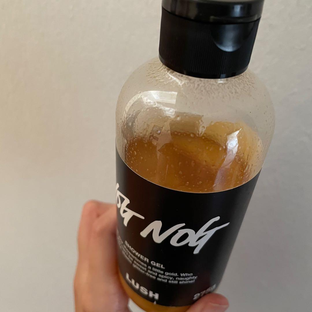 LUSH Yog Nog shower gel, Beauty & Personal Care, Bath & Body, Bath on