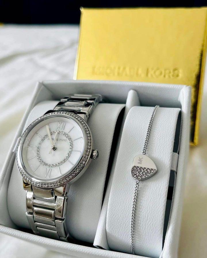 Michael Kors Watch Set, Women's Fashion, Watches & Accessories, Watches on  Carousell