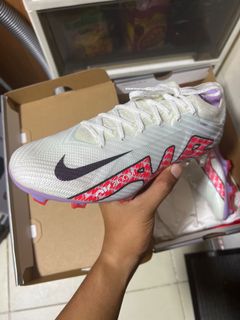(Category: ) located in . Submitted by sneakersdude (Listing ID 1176500720, Image 1). Description: .