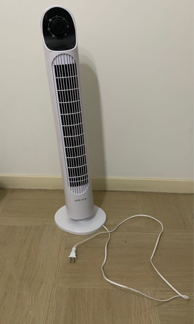 Noisy Tower Fan sell 5, Furniture & Home Living, Lighting & Fans