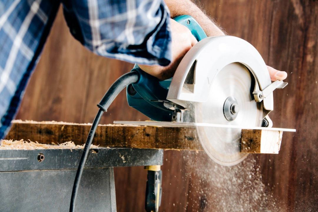 Okatz store circular saw