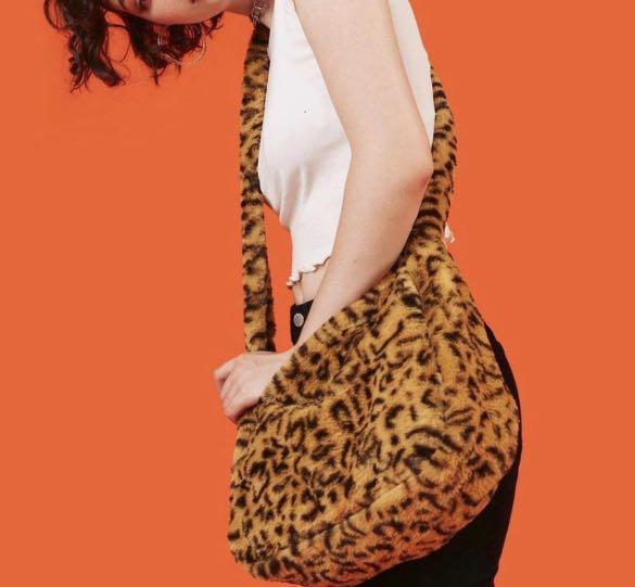 Original unif Faye bag in leopard print