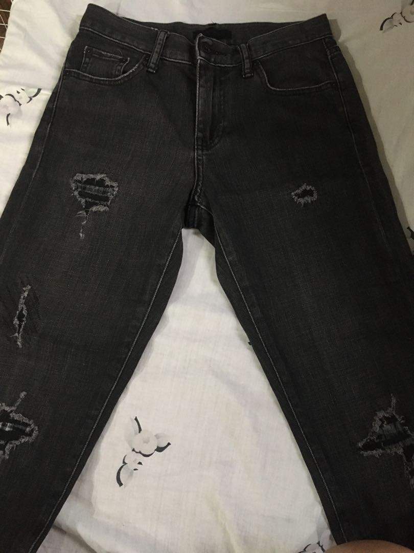 Original Uniqlo ripped jeans, Women's Fashion, Bottoms, Jeans on Carousell