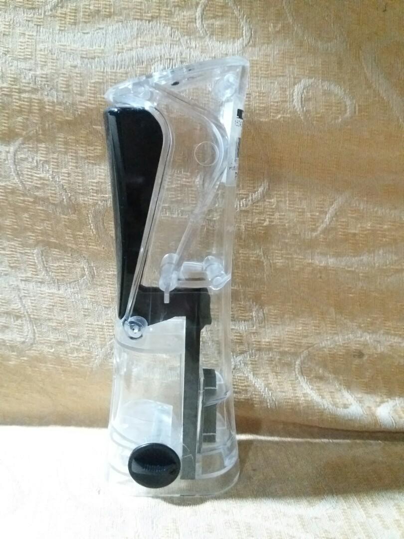 Pepper grinder (Category: Other Kitchenware & Tableware) located in Manila. Submitted by seesalt (Listing ID 1177759237, Image 1). Description: for sale pepper grinder 2 time used gud as new pm sure buyer.