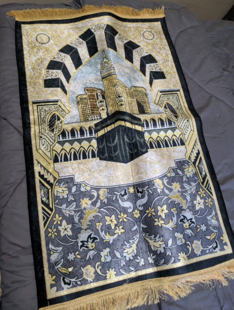 Prayer Mat, Everything Else on Carousell