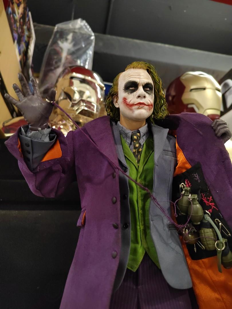 The Dark Knight Joker 1:4 Scale Statue - Queen Studios (Official)