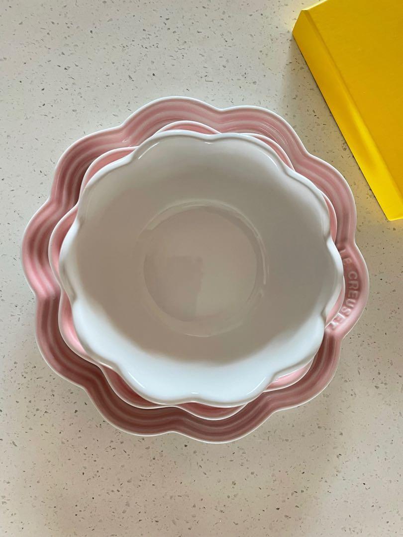 Set of 3 Le Creuset Frill plates and bowl in power pink., Furniture