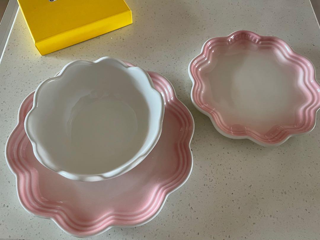 Set of 3 Le Creuset Frill plates and bowl in power pink., Furniture