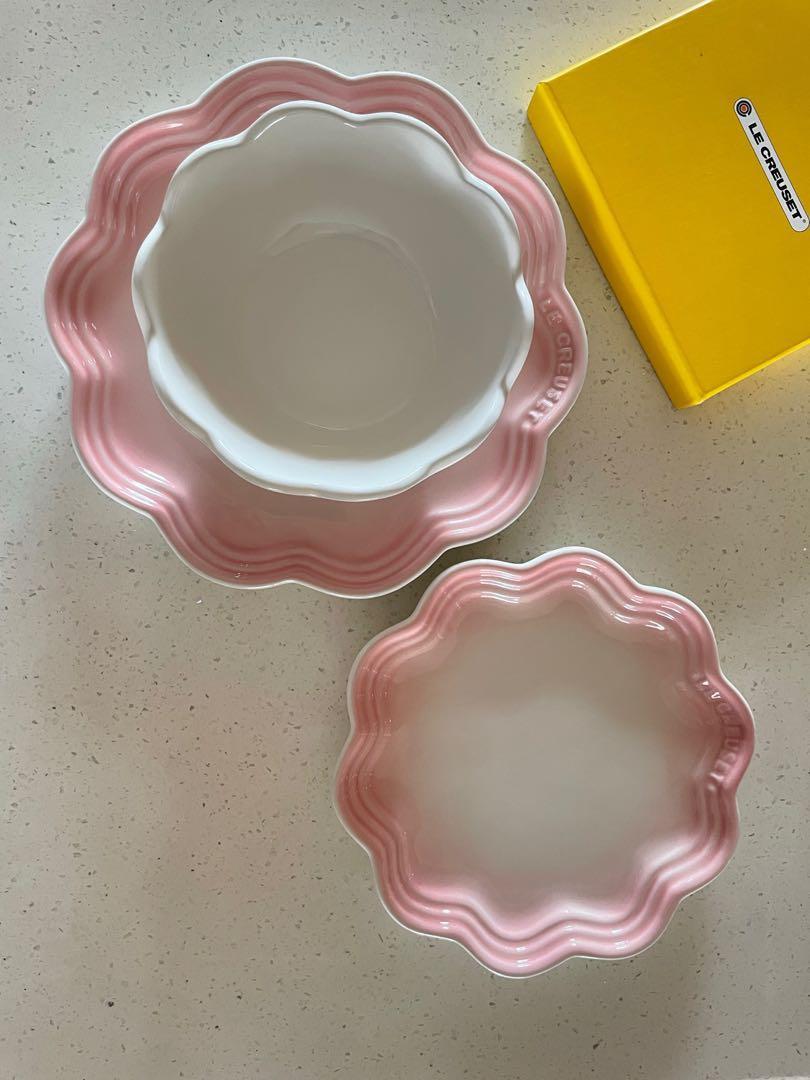 Set of 3 Le Creuset Frill plates and bowl in power pink., Furniture