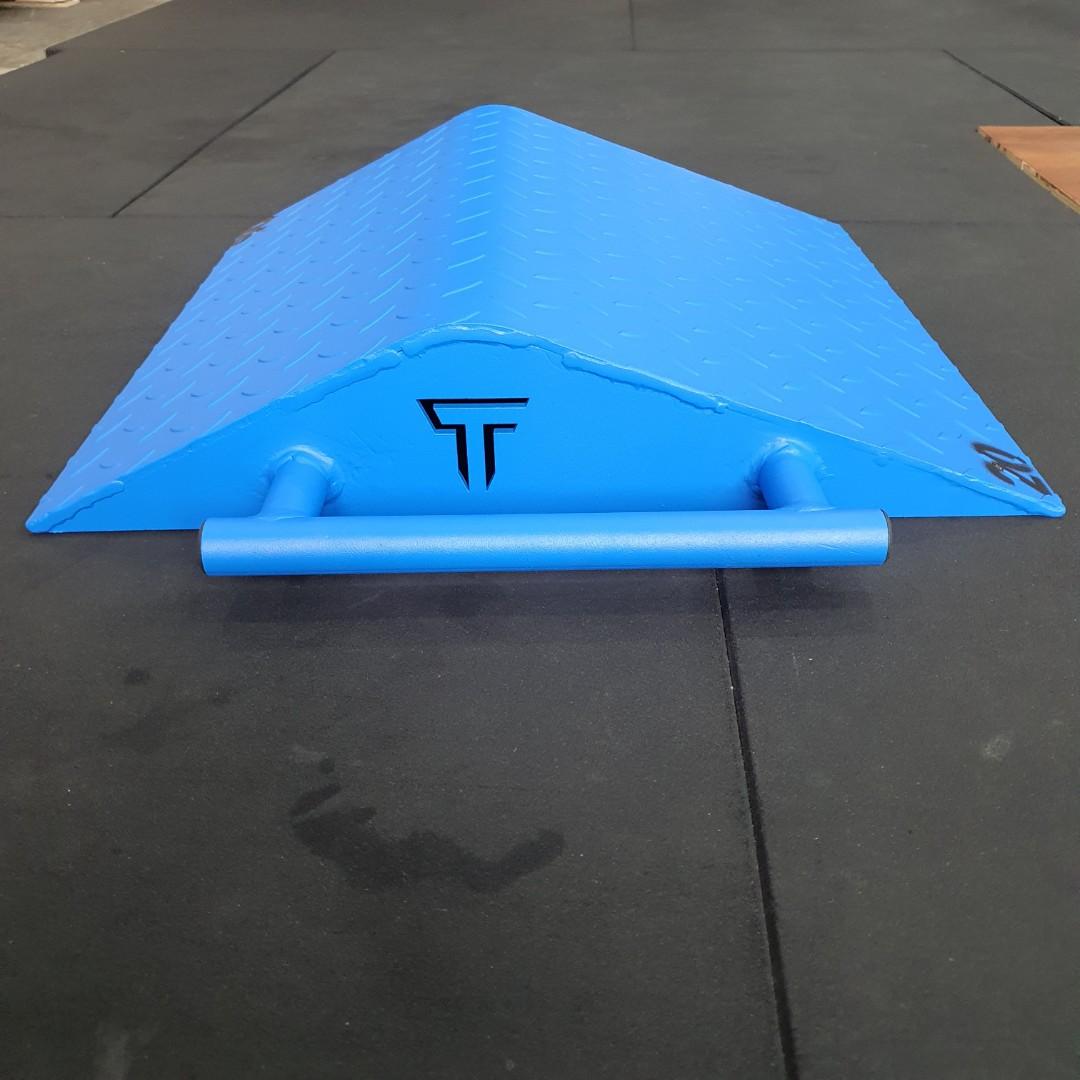 Squat Ramp (Category: Weights & Dumbbells) located in Singapore. Submitted by tribalfitness (Listing ID 1177678901, Image 1). Description: Tribal Squat ramp can improve squatting with poor mobility by offering more support for ankles and knees. The raise platforms can help to keep your body upright and improves range of motion at the knee. Squat deeper and recruit more muscle fibers in the quads. 2 different angles @20° and 26° to suit your prefe