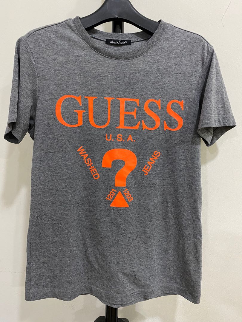 T Shirt Guess Universal Fesyen Pria Pakaian Atasan di Carousell