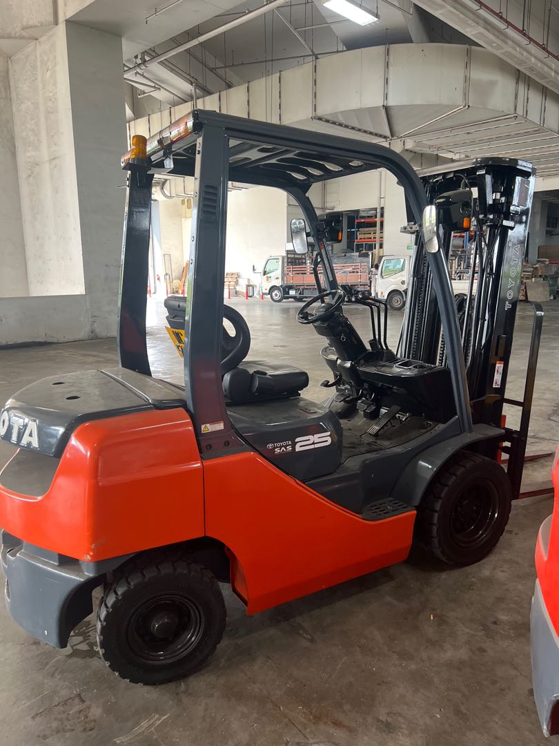 Toyota forklift, Everything Else on Carousell