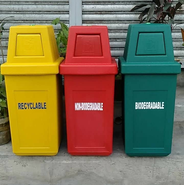 Trash bin hooded bin, Furniture & Home Living, Cleaning & Homecare