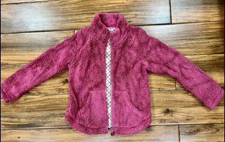 Uniqlo Kids Top, Babies & Kids, Babies & Kids Fashion on Carousell