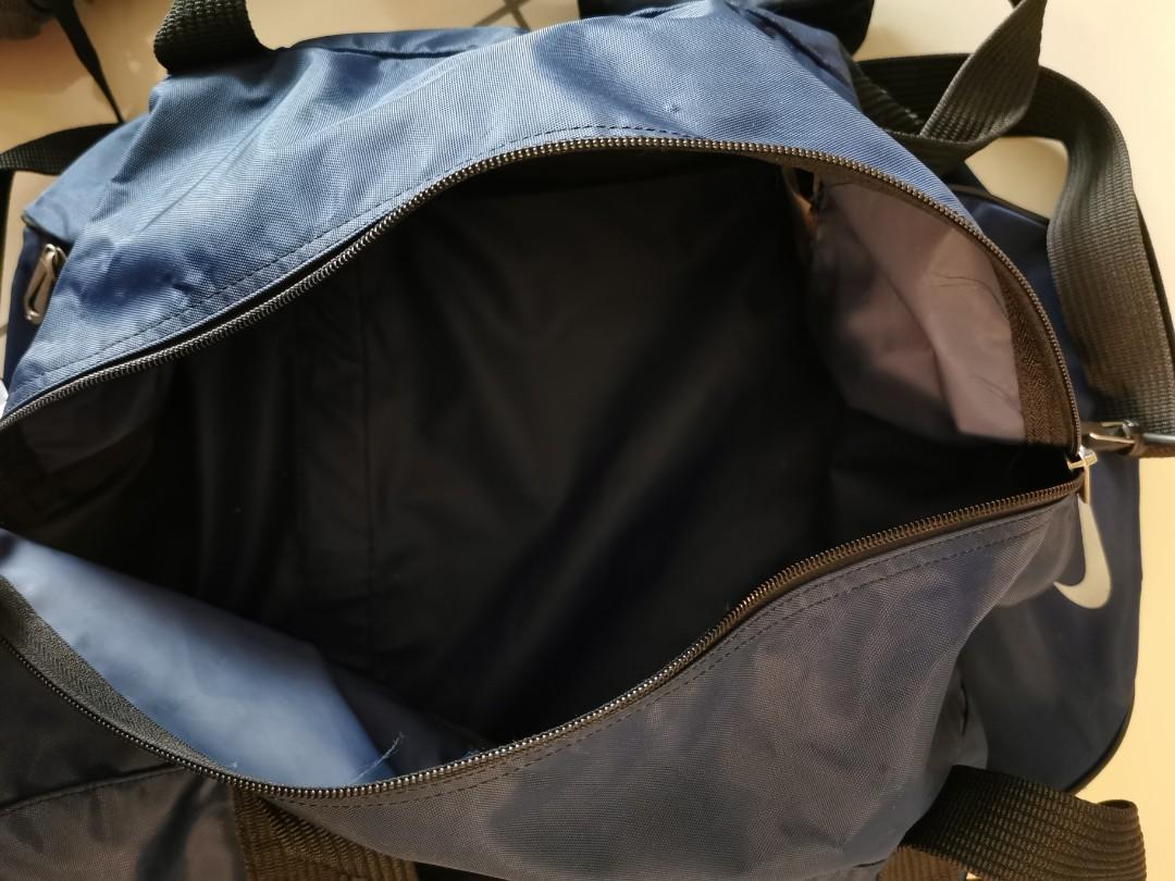 Vintage Nike Duffle Gym Bag, Men's Fashion, Bags, Sling Bags on Carousell
