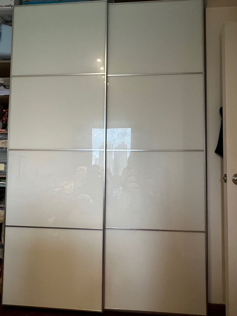Wardrobe (sliding doors, from IKEA), 傢俬＆家居, 傢俬, 書櫃、櫃子及架 Carousell