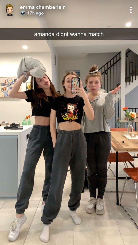 Emma chamberlain grey hot sale sweatpants