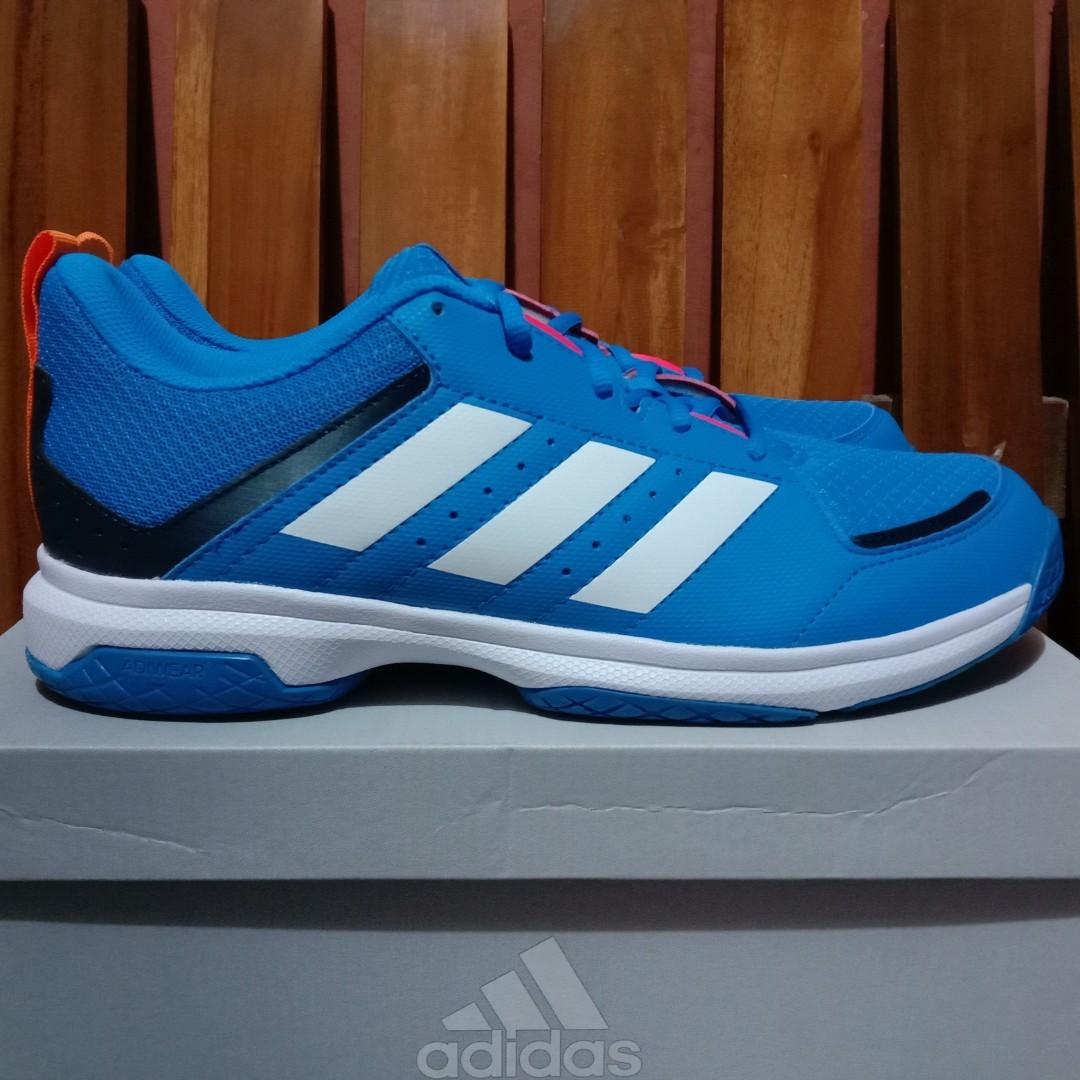 Sepatu Badminton Adidas Court Team Bounce W Adidas Essence 12