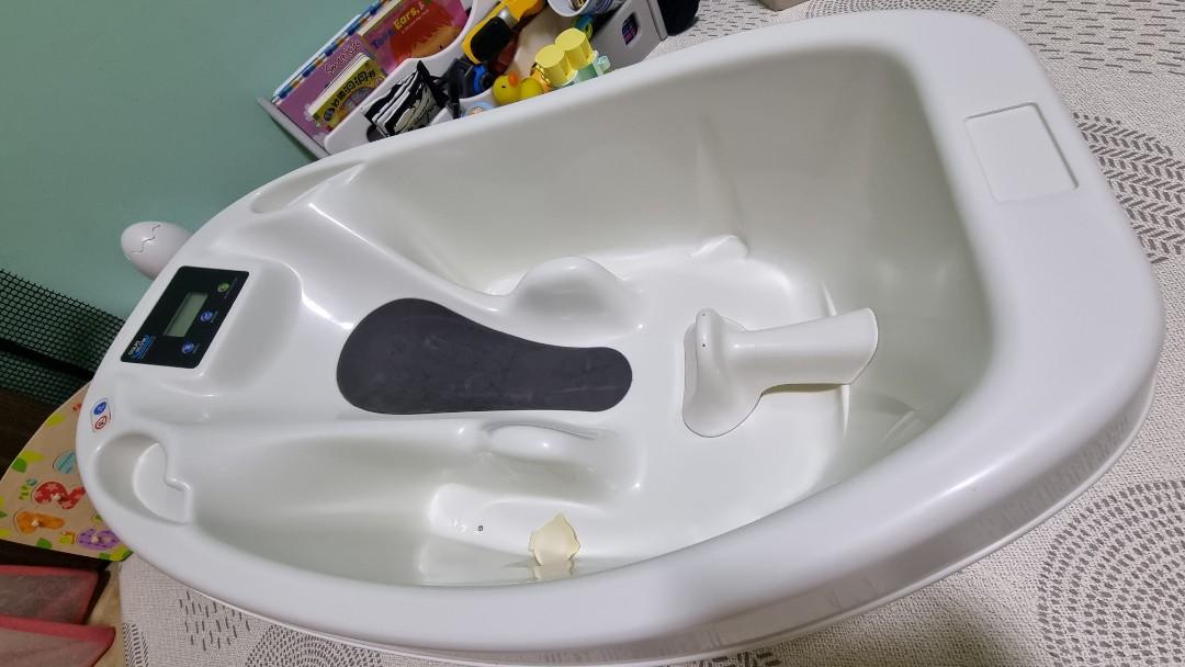 Aqua Scale Baby Bath Tub, Babies & Kids, Bathing & Changing, Bathtub
