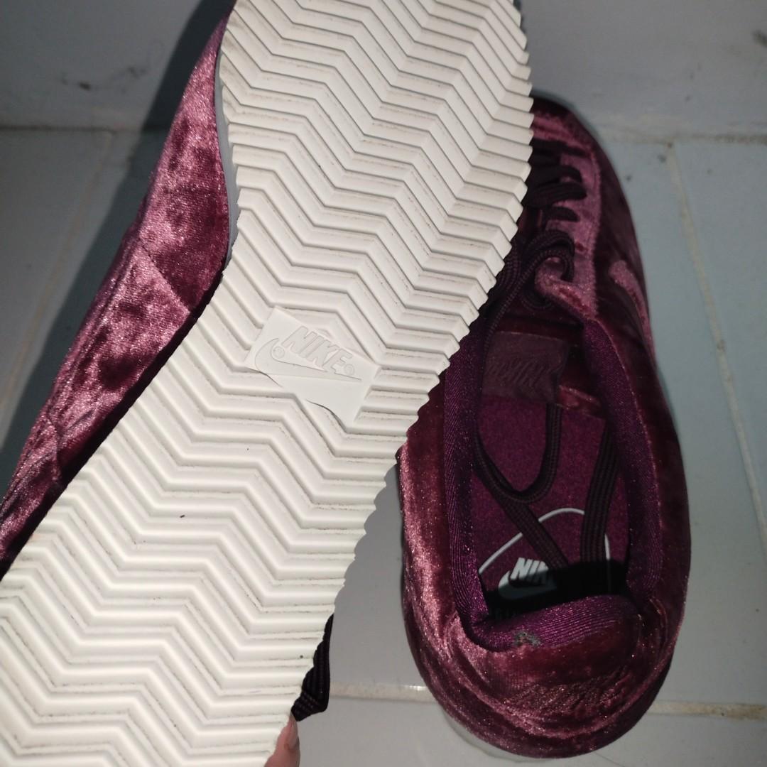Burgundy nike cortez velvet shop