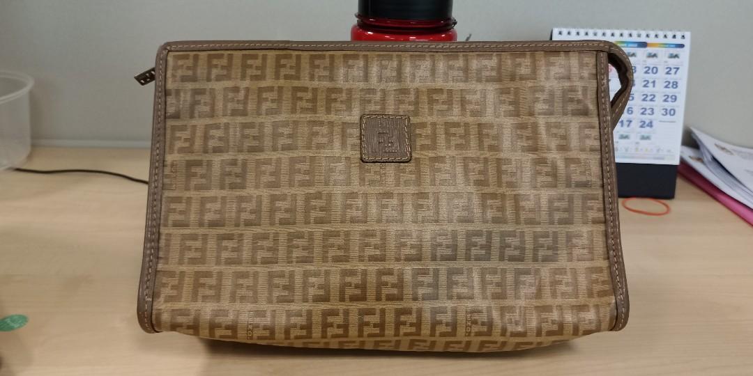 Vintage hotsell fendi clutch