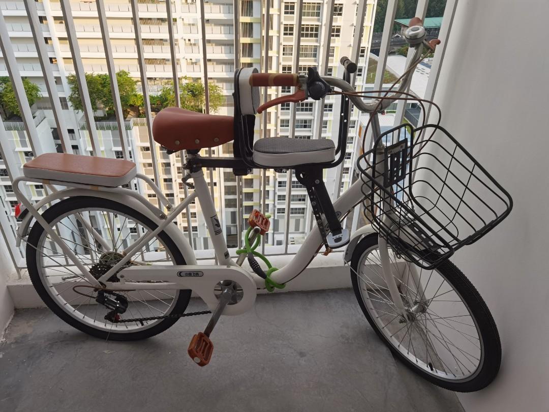 Bicycle with child seat, Sports Equipment, Bicycles & Parts, Bicycles